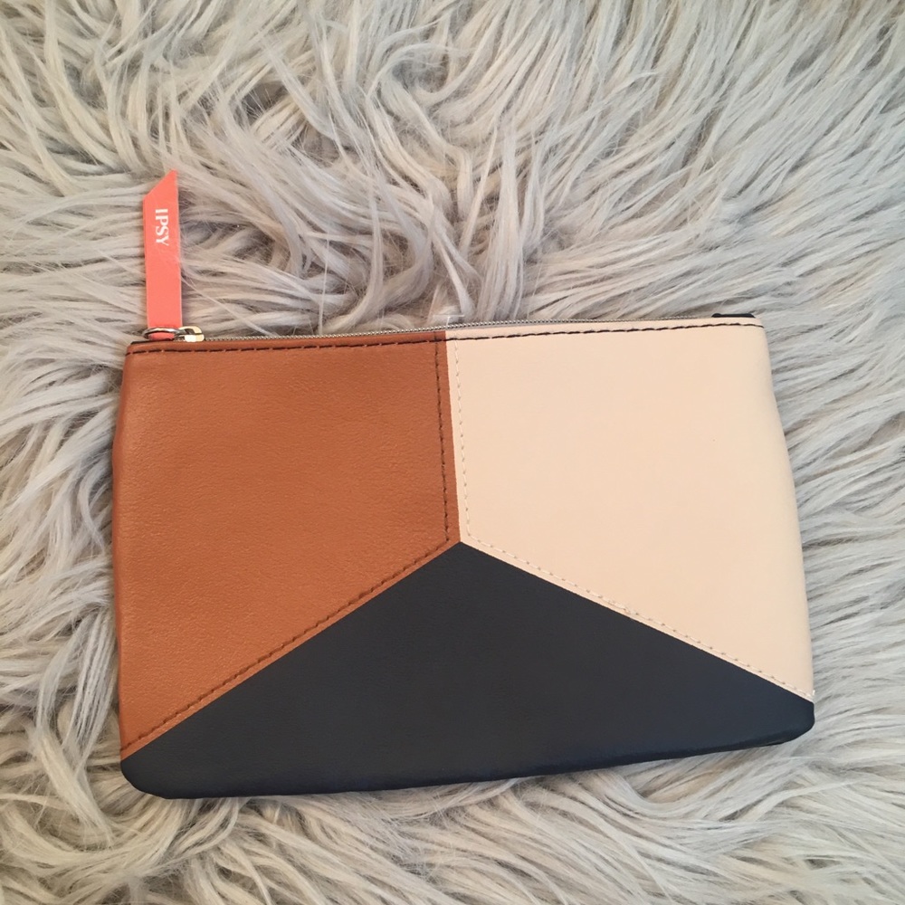 2/$13. Ipsy cosmetic bag. New.